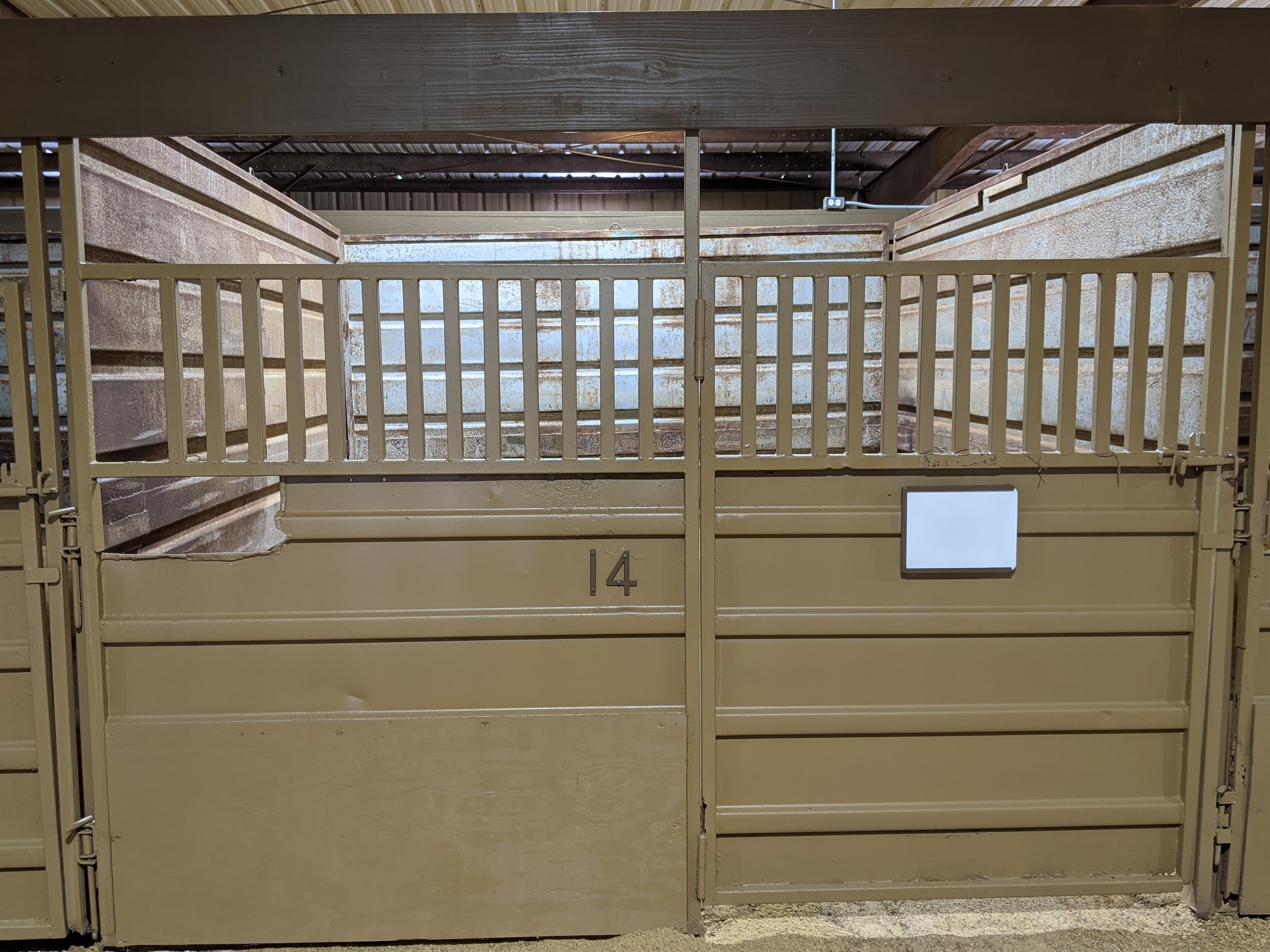325 Barnes Bridge Road - Stall 14