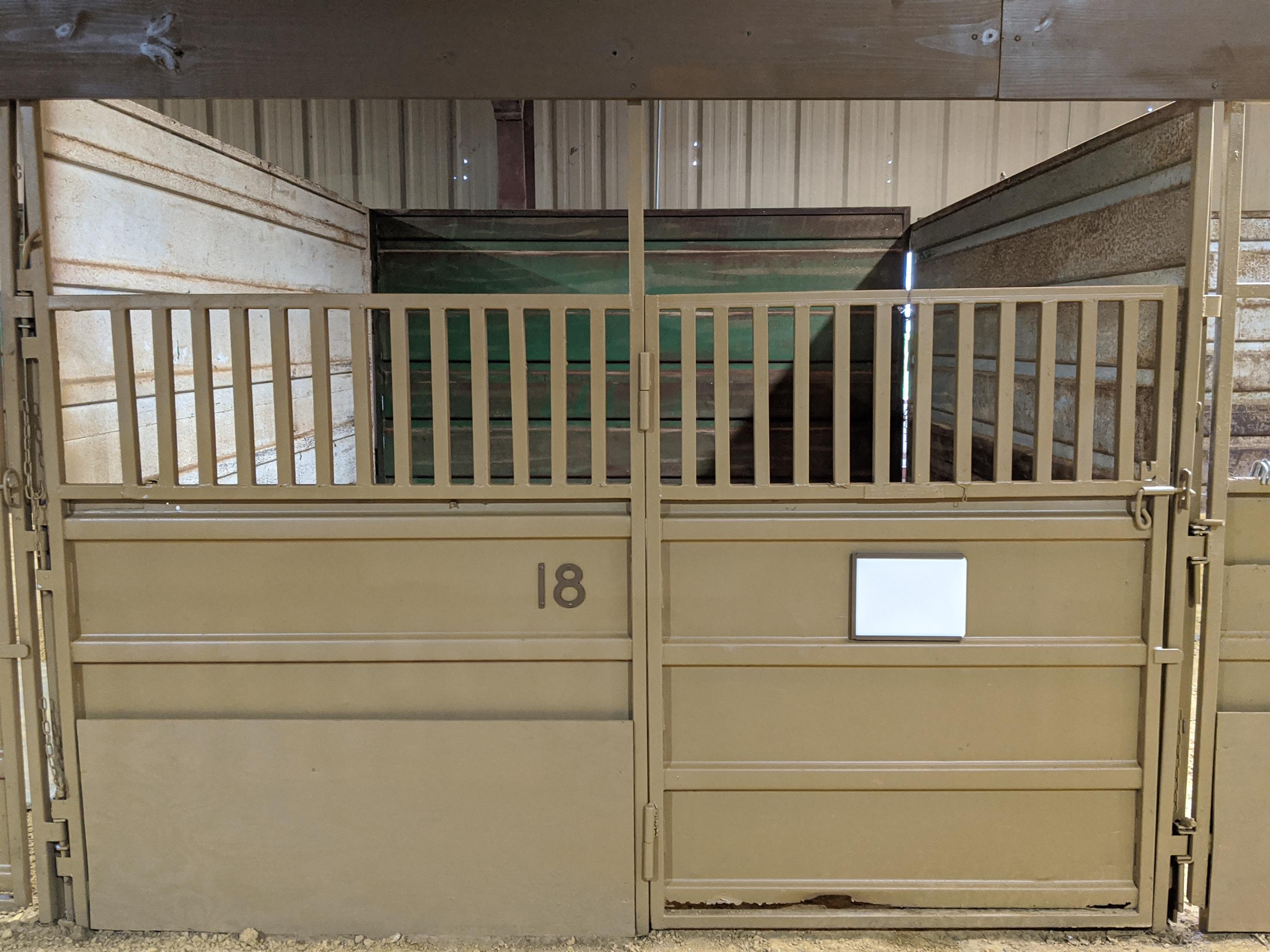 325 Barnes Bridge Road - Stall 18